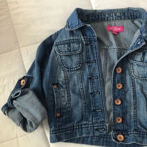 Cropped denim jacket